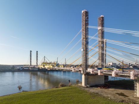 Im bau Rheinbrücke, Duisburg - Deutschland